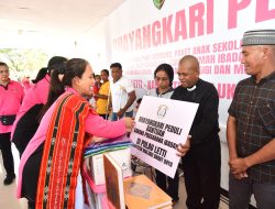 Ketum Bhayangkari Pusat Kembali Salurkan Ribuan Paket Bansos di Maluku Barat Daya