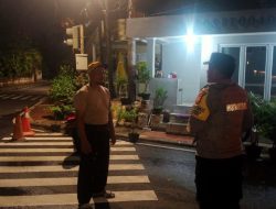 Bhabinkamtibmas Gondangdia Patroli Himbauan Kamtibmas Di Pos Satkamling Rw 02 Gondangdia