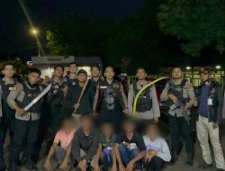 17 Remaja Diamankan Dalam Semalam, Polisi Sita Senjata Tajam Usai Gagalkan Tawuran di Jakarta Barat