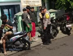 Patroli Dini Hari Antisipasi Rawan Tawuran  Bhabinkamtibmas Tanah Tinggi Imbauan dan Bubarkan Berkumpulnya Anak-anak Remaja