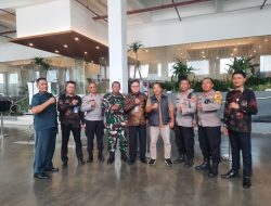 Kapolsubsektor Thamrin Beserta Personil Menteng Lainnya Pengamanan Giat Ibadah Minggu Di Gedung Annex Building