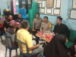 Cooling System Kanit Binmas Polsek Johar Baru Bersama Ketua RW, Ketua RT dan FKDM serta Warga di Pos RW 03 Galur, Ciptakan Pilkada Aman