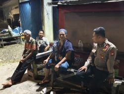 Patroli Pemukiman Anggota Patroli Polsek Johar Baru Berikan Imbauan kepada Warga RW 05