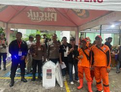 Pergeseran dan Pengawalan Logistik Pilkada dari TPS ke Kantor Kecamatan Menteng