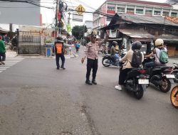 Antisipasi Kepadatan Lalulintas Dan Gesekan Pelajar Unit Samapta Polsek Kemayoran Melaksanakan Ploting Sore Hari