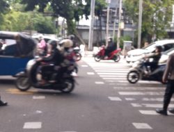 Polsek Metro Gambir Gelar Ploting Pagi Antisipasi Gangguan Keamanan dan Kemacetan