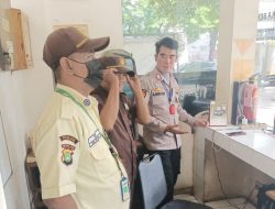 Asisten Bhabinkamtibmas Mangga Dua Selatan Lakukan Patroli Dialogis