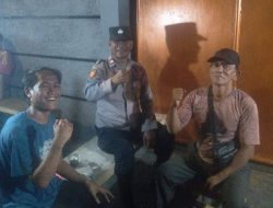 Patroli Dialogis Kapolsubsektor Galur Sambangi Warga RT 04 RW 09 Agar Menjaga Persatuan dan Kedamaian di Wilayah.