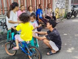 Bhabinkamtibmas Cempaka Putih Timur Patroli Ke Pemukiman Berikan Rasa Aman Pasca Pilkada DKI Jakarta