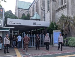 Polsek Sawah Besar Berikan Rasa Aman Dalam Ibadat Missa Minggu di Gereja Katedral