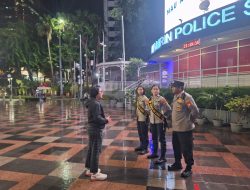 Patroli Gabungan Polsek Metro Menteng dan Polwan Polres Metro Jakarta Pusat Berikan Himbauan Kamtibmas di Sepanjang Jalan MH. Thamrin