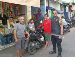 Cooling System Bhabinkamtibmas Kampung Rawa Bersama Ketua RT dan Warga di RW 04 Jaga Kondusifitas Wilayah Pasca Pilkada