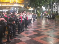 Kapolsek Metro Menteng Pimpin Apel Antisipasi Lintasan Massa Aksi Reuni 212 Di Kawasan Bundaran HI