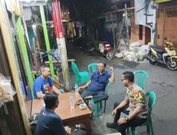 Sambang Pos Kamling Bhabinkamtibmas Kampung Rawa Lakukan DDS untuk Cegah Potensi Konflik Pasca Pilkada