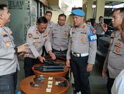 Kapolsek Sawah Besar Lakukan Pengecekan Senjata Api Semua Pesonil