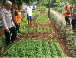 Polisi Penggerak Ketahanan Pangan lakukan pembinaan kepada kelompok Tani di Pulogadung