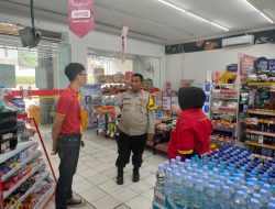 Bhabinkamtibmas Senen Sampaikan Imbauan Kamtibmas Di Alfamart