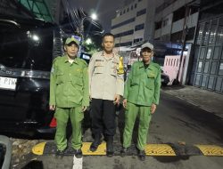 Bhabinkamtibmas Petojo Utara Laksanakan Patroli dan Sambang Satkamling untuk Jaga Keamanan Wilayah