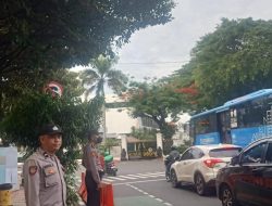 Polsek Metro Gambir Lakukan Patroli dan Pengaturan Lalu Lintas, Situasi Kondusif