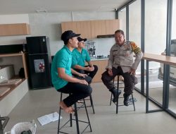 Bhabinkamtibmas Karang Anyar Sambangi Rumah Kosan, Beri Imbauan Kamtibmas