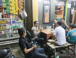 Usai Pilkada, Bhabinkamtibmas Lakukan Sambang Pos Kamling, Ajak Ketua RT, FKDM, dan Satkamling Bersama Jaga Kampung Demi Ketenangan dan Kedamaian