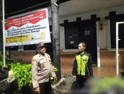 Sambang Poskamling, Bhabinkamtibmas Johar Baru Imbau Petugas Satkamling Jaga Wilayah Aman