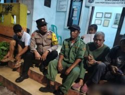 Pasca Pilkada Bhabinkamtibmas Kampung Rawa Sambang Pos Kamling Imbau Petugas Satkamling RW 06 Jaga Aman dan Damai Kampung Kita