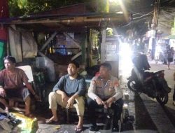 Patroli Pemukiman Kapolsubektor Tanah Tinggi Cooling System Dengan Warga RW 12 Jaga Keamanan dan Kedamaian Wilayah