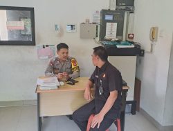 Patroli Siang Hari Bhabinkamtibmas Kartini Sambangi Pos Satpam