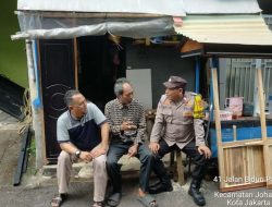 Pasca Pilkada Bhabinkamtibmas Galur Patroli Wilayah Sambangi Tokoh Masyarakat Ciptakan Wilayah Aman Jelang Nataru