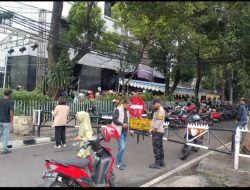 Bhabinkamtibmas Pegangsaan Pemantauan Titik Kumpul Massa Aksi Unjuk Rasa Di Kantor Komnas HAM Menteng