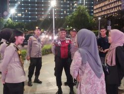 Patroli Jalan Kaki Sekitar Bunderan HI, Berikan Imbauan Humanis Warga Sekitar