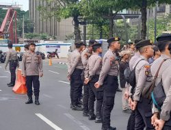 Pelayanan Polri dan Pengamanan Aksi Unjuk Rasa Sepanjang MH Thamrin Menteng