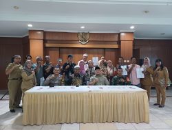 Bhabinkamtibmas Menteng Hadir Di Pelantikan Ketua RT Dan Rw Di Kelurahan Menteng