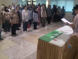 Bhabinkamtibmas Menteng Hadir Di Pelantikan Ketua RT Dan Rw Di Kelurahan Menteng