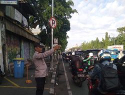 Pengaturan Lalu Lintas dan Antisipasi Kejahatan Jalanan Pagi Hari Kapolsubsektor Galur di Jalan Letjen Suprapto Jakarta Pusat