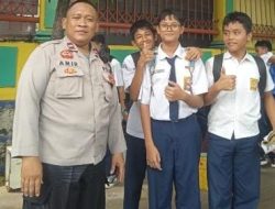 Panit Sabhara Sampaikan Imbauan Ke Pelajar Yang Pulang Sekolah