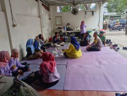 Polsek Metro Gambir Pantau Kegiatan Pemberantasan Sarang Nyamuk di RW 07 Petojo Utara