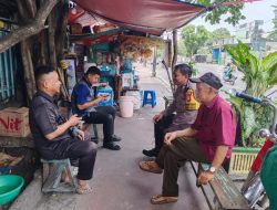 Bhabinkamtibmas Kelurahan Kemayoran Melaksanakan Kegiatan Patroli dan Sambang Dialogis