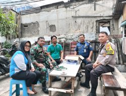 Diskusi Santai Bersama Bhabinkamtibmas Gunung Sahari Utara Babinsa dan Damkar Terkait Cegah Kebakaran