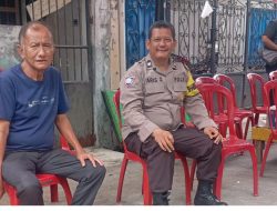 Bhabinkamtibmas Kelurahan Kebon Kelapa Hadiri Takziah Warga di Batu Tulis V