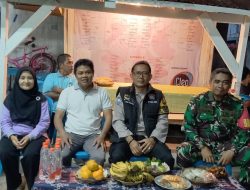 Jalin Silaturahmi Warga Bhabinkamtibmas Karet Tengsin Hadiri Pembukaan Pertandingan Bulu Tangkis