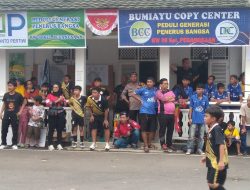 Bhabinkamtibmas Pegangsaan Pemantauan Giat Turnamen Sepak Bola Di Kelurahan Pegangsaan
