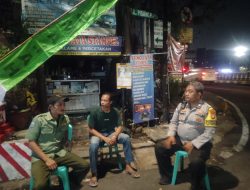 Sambang Malam Hari Di Pos Satkamling RW 008 Mangga Dua Selatan