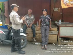 Menjelang Libur Nataru Bhabinkamtibmas Galur Patroli dan Sambang Dialogis Imbau Warga Jaga Wilayah Agar Aman dan Damai