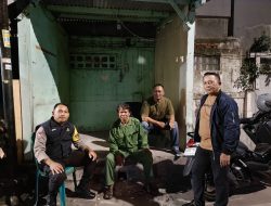 Patroli Jalan Kaki Bhabinkamtibmas Gunung Sahari Utara bersama Linmas