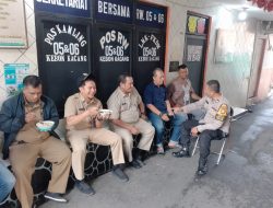 Patroli Dialogis Bhabinkamtibmas Kebon Kacang Sambangi Ketua RT 13/06 Sampaikan Imbauan Kamtibmas