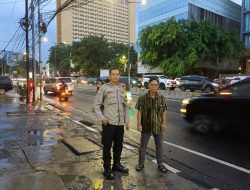 Bhabinkamtibmas Petojo Utara Sambangi Warga RW 03 untuk Tingkatkan Keamanan Lingkungan