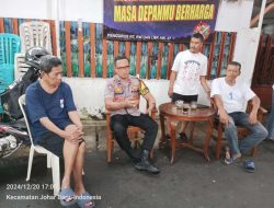 Bhabinkamtibmas Kampung Rawa Interaksi dan Komunikasi Sosial, dengan Tokoh Masyarakat Ciptakan Wilayah Kondusif Liburan Nataru
