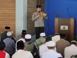 Kapolres Metro Jakut Gelar Kegiatan Jumat Curhat di Masjid As Suada RW 02 Kelurahan Tugu Selatan